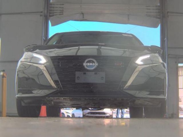 2025 Nissan Altima SR AWD - 22969190 - 3