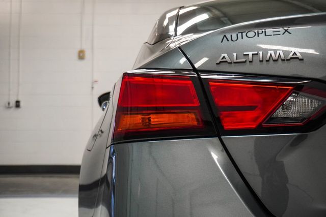 2025 Nissan Altima SR FWD - 23034555 - 38