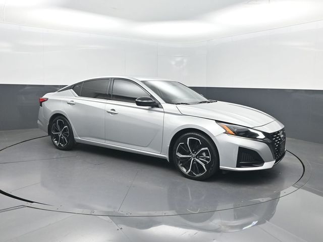 2025 Nissan Altima SR FWD - 23056913 - 30