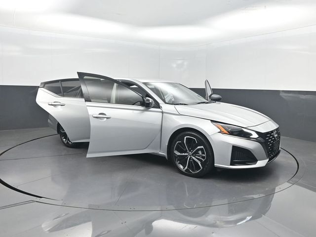 2025 Nissan Altima SR FWD - 23056913 - 34