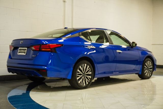2025 Nissan Altima SV AWD - 23010812 - 30
