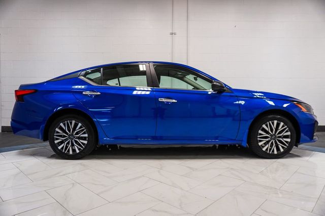 2025 Nissan Altima SV AWD - 23010812 - 33