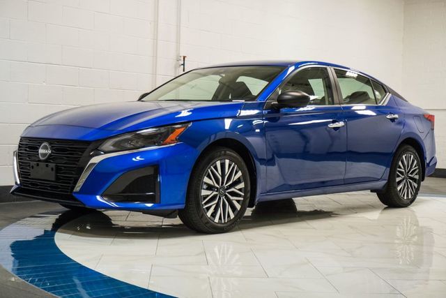 2025 Nissan Altima SV AWD - 23010812 - 3