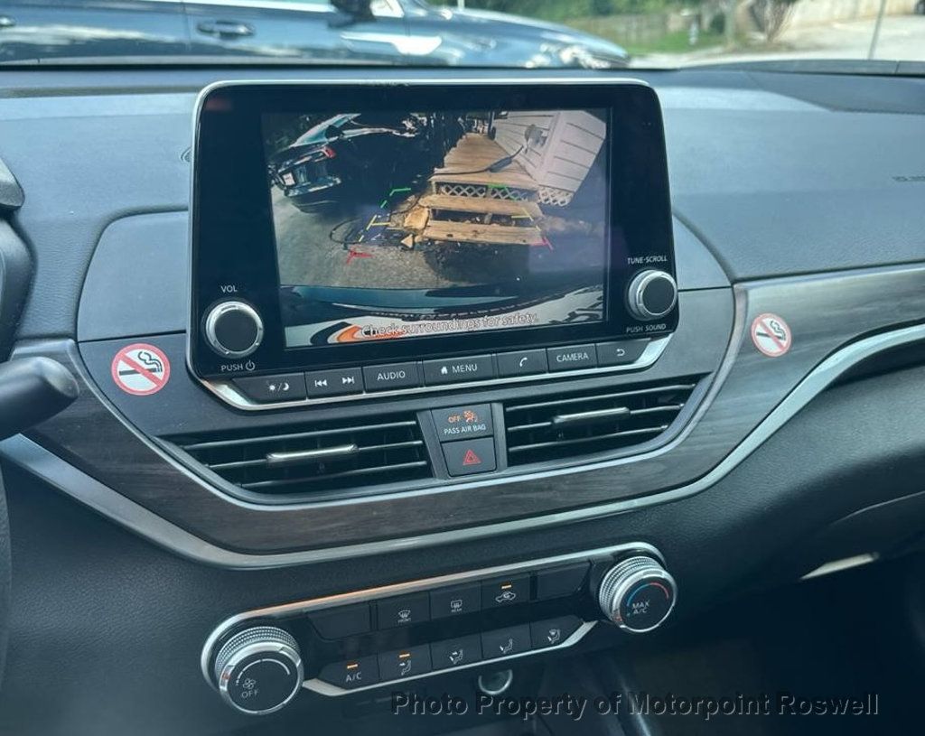 Nissan Altima photo 3