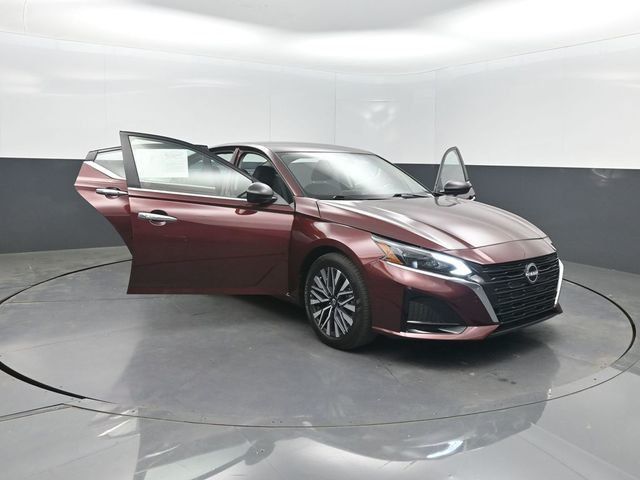 2025 Nissan Altima SV FWD - 23004777 - 37