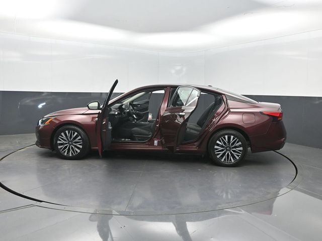 2025 Nissan Altima SV FWD - 23004777 - 38