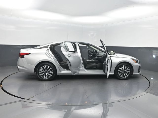 2025 Nissan Altima SV FWD - 23053890 - 30