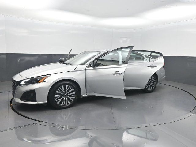 2025 Nissan Altima SV FWD - 23071754 - 31