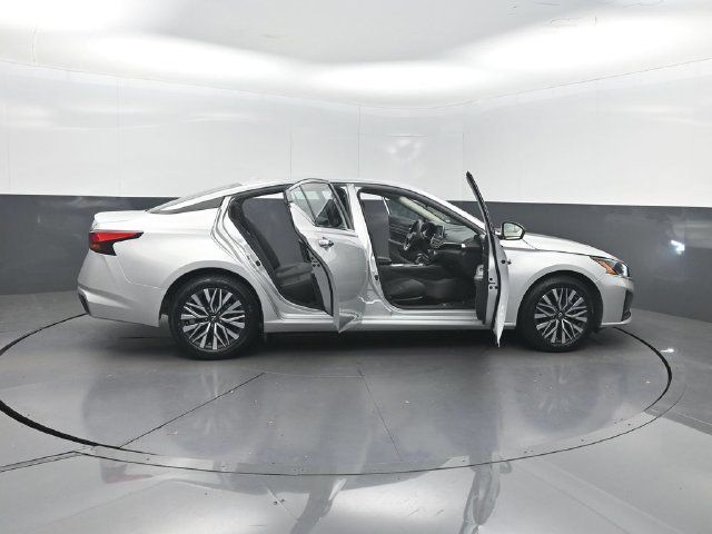 2025 Nissan Altima SV FWD - 23071754 - 32