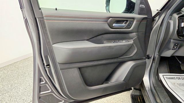 2025 Nissan Armada 4x4 PRO-4X w/ 2-Tone Roof - 23041699 - 9