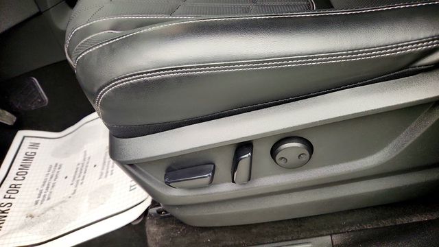 2025 Nissan Armada 4x4 PRO-4X w/ 2-Tone Roof - 23041699 - 10