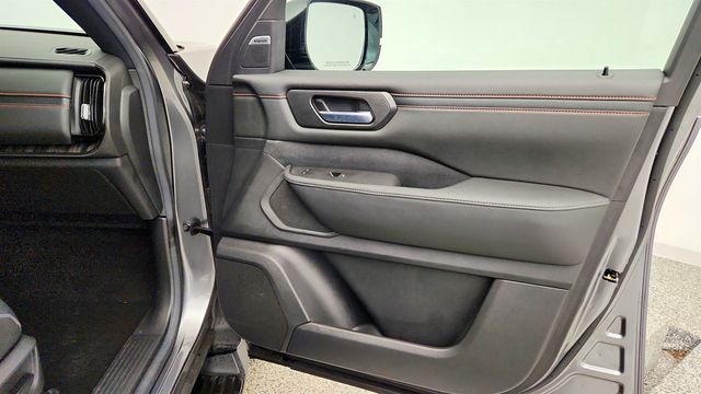 2025 Nissan Armada 4x4 PRO-4X w/ 2-Tone Roof - 23041699 - 28