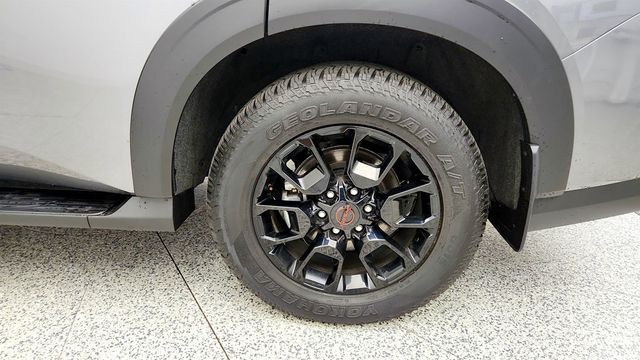 2025 Nissan Armada 4x4 PRO-4X w/ 2-Tone Roof - 23041699 - 8