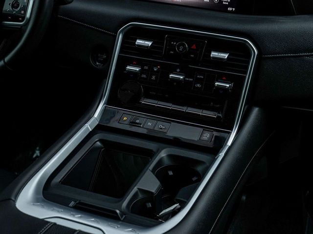 2025 Nissan Armada SV - 23078054 - 21