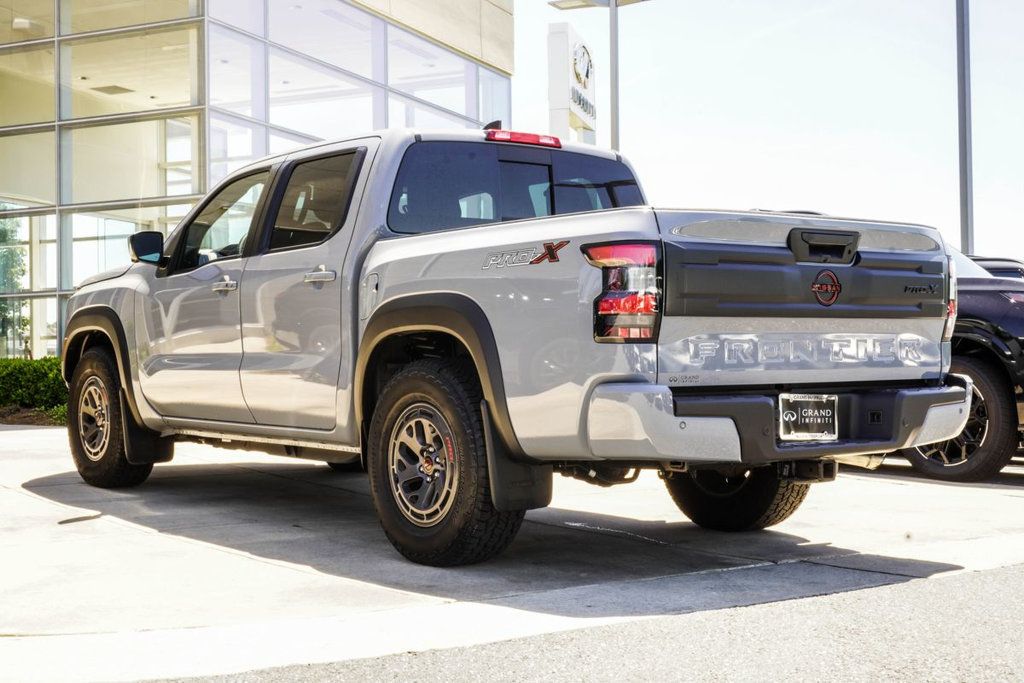 Nissan Frontier photo 10