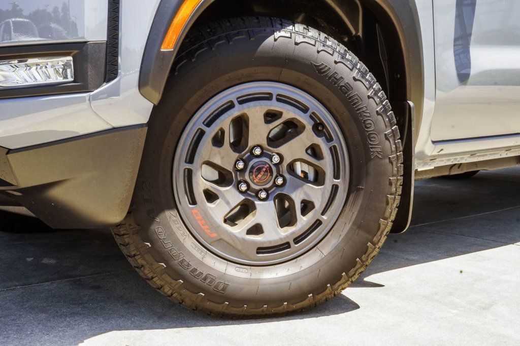 Nissan Frontier photo 3