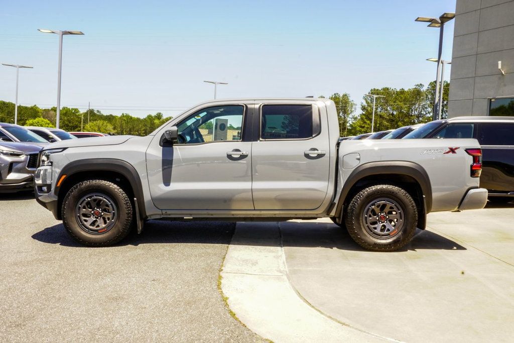 Nissan Frontier photo 6