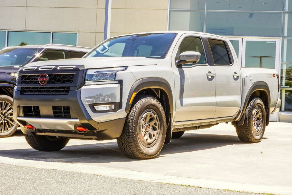 Nissan Frontier photo 8