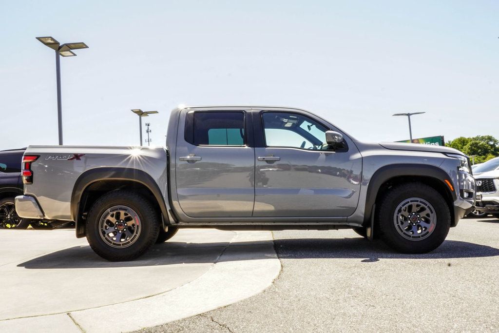 Nissan Frontier photo 9