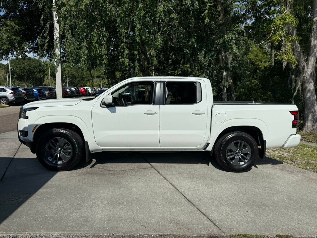 2025 Nissan Frontier Crew Cab SV photo 2