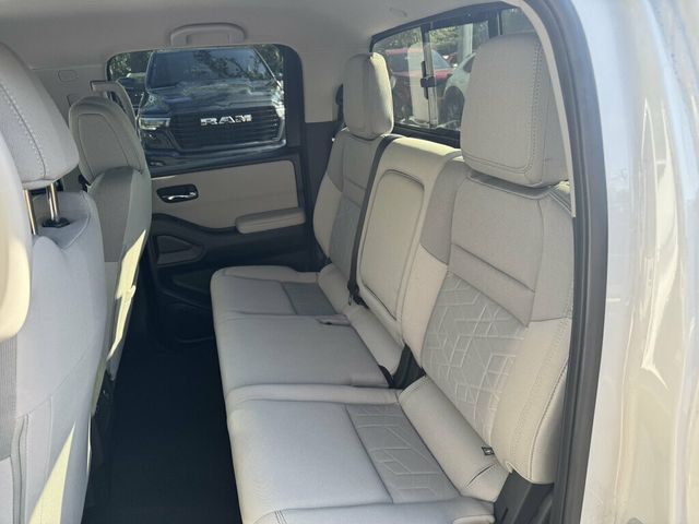 2025 Nissan Frontier Crew Cab 4x2 SV - 23063990 - 6