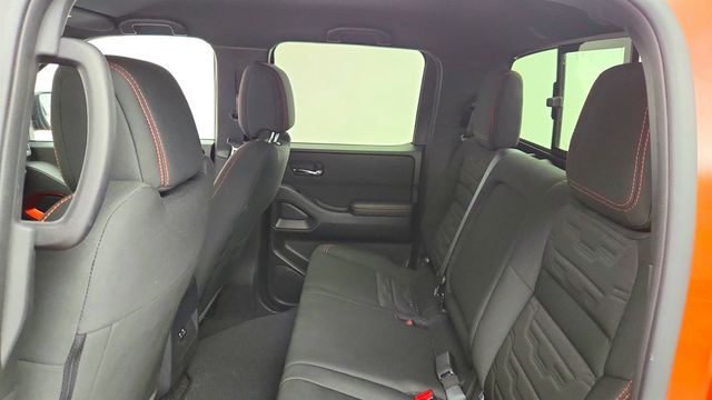 2025 Nissan Frontier Crew Cab 4x4 PRO-4X - 23000628 - 18