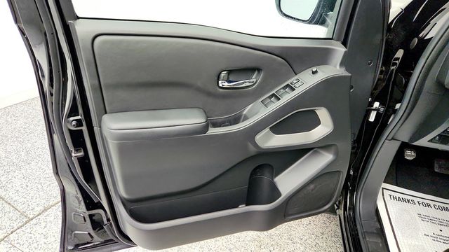 2025 Nissan Frontier Crew Cab 4x4 SV - 23010098 - 9