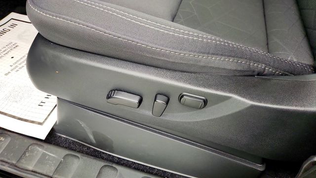 2025 Nissan Frontier Crew Cab 4x4 SV - 23010098 - 10