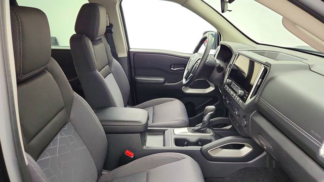 2025 Nissan Frontier Crew Cab 4x4 SV - 23010098 - 22