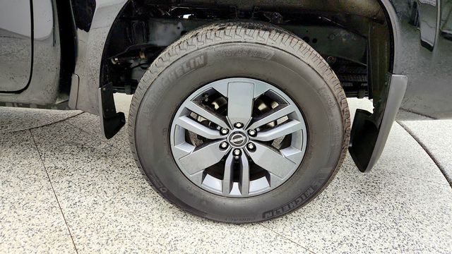 2025 Nissan Frontier Crew Cab 4x4 SV - 23010098 - 8