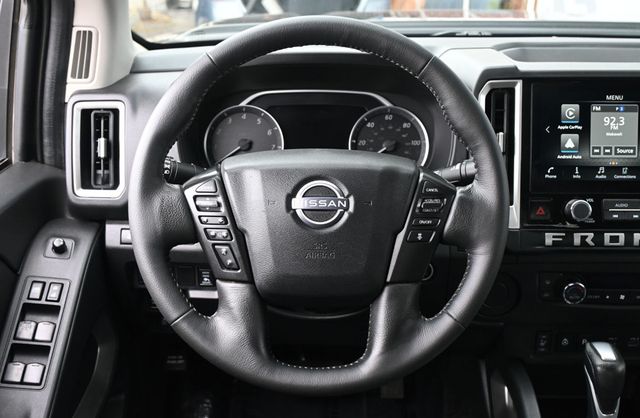 2025 Nissan Frontier Crew Cab SV - 23045702 - 10