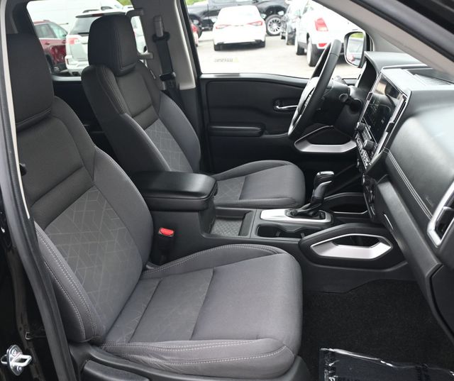 2025 Nissan Frontier Crew Cab SV - 23045702 - 17