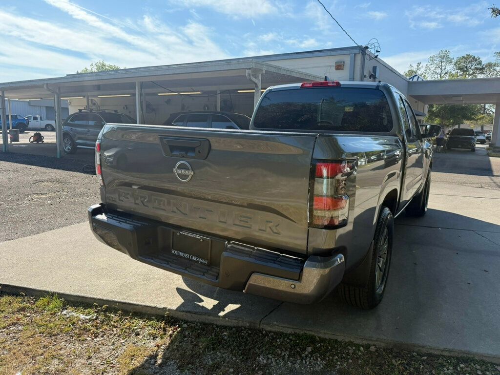 2025 Nissan Frontier King Cab SV photo 9