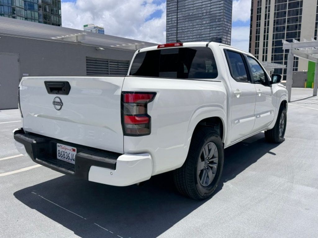 2025 Nissan Frontier SV Crew Cab, 1-Owner, V6, Ultra Low Mileage! 4x2 - 23032852 - 16