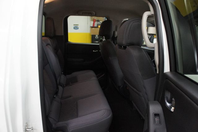 2025 Nissan Frontier SV Crew Cab, 1-Owner, V6, Ultra Low Mileage! 4x2 - 23032852 - 31