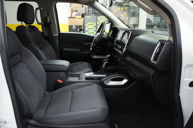 2025 Nissan Frontier SV Crew Cab, 1-Owner, V6, Ultra Low Mileage! 4x2 - 23032852 - 33