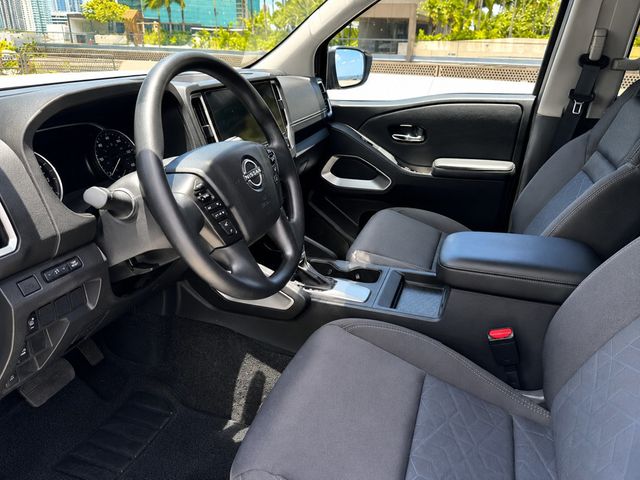 2025 Nissan Frontier SV Crew Cab, 1-Owner, V6, Ultra Low Mileage! 4x2 - 23032852 - 3