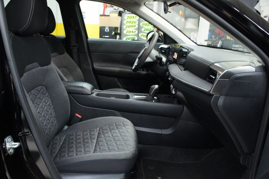 2025 Nissan Kicks 1-Owner, SV,  Balance of factory warranty - 23023657 - 32