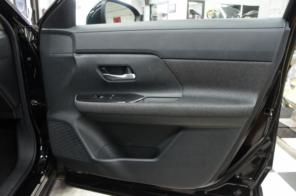 2025 Nissan Kicks 1-Owner, SV,  Balance of factory warranty - 23023657 - 33