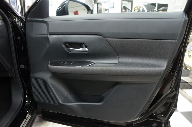 2025 Nissan Kicks 1-Owner, SV,  Balance of factory warranty - 23023657 - 33