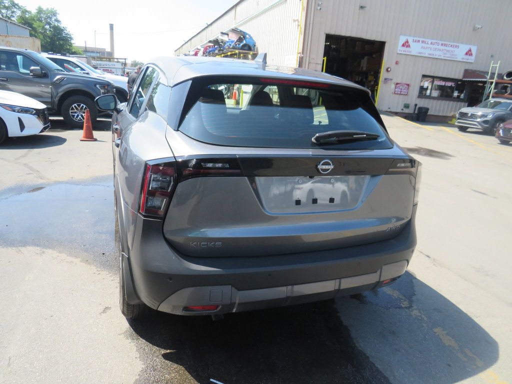 Nissan Kicks photo 5
