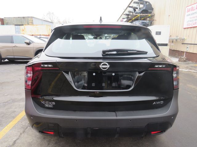 2025 Nissan Kicks S AWD (Roof Damage) - 22967586 - 8