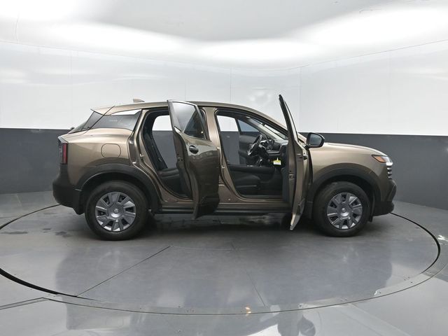 2025 Nissan Kicks S FWD - 22992685 - 31