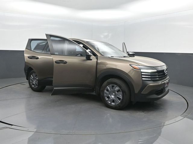 2025 Nissan Kicks S FWD - 22992685 - 32