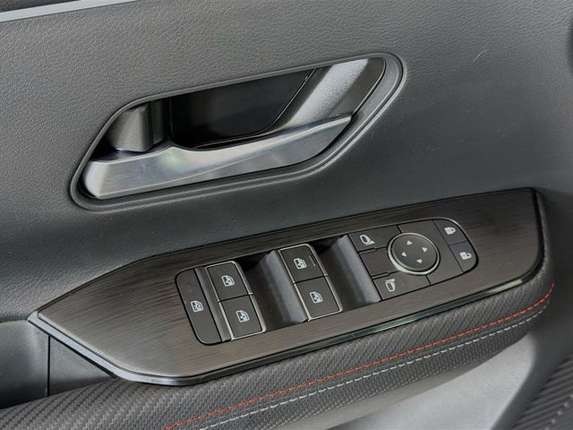 2025 Nissan Kicks SR AWD - 22977927 - 18