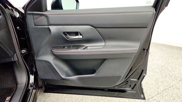 2025 Nissan Kicks SR AWD - 23094270 - 24