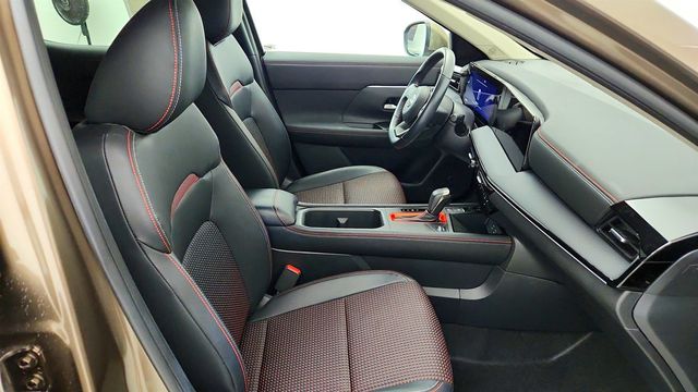 2025 Nissan Kicks SR AWD w/ Illumination Pkg & Electronics Pkg - 23073898 - 21