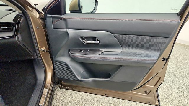 2025 Nissan Kicks SR AWD w/ Illumination Pkg & Electronics Pkg - 23073898 - 23