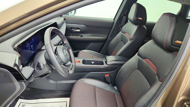 2025 Nissan Kicks SR AWD w/ Premium Package & 19'' Wheels - 23019086 - 19