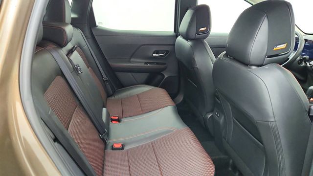 2025 Nissan Kicks SR AWD w/ Premium Package & 19'' Wheels - 23019086 - 23